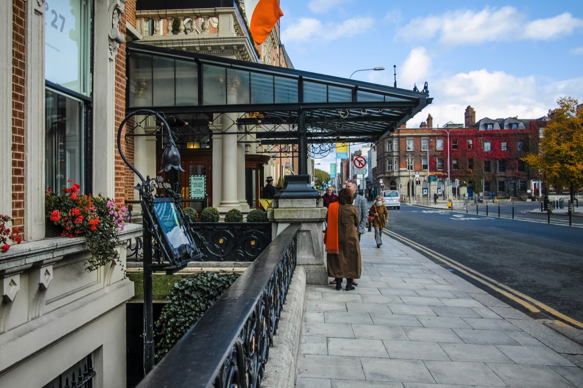 EMPTY PLINTHS OUTSIDE THE SHELBOURNE HOTEL THE STATUES ARE TO BE RETURNED  003