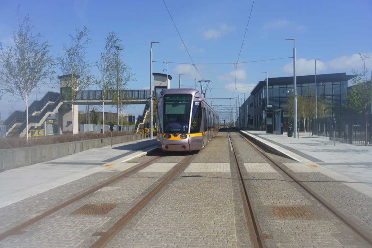 BROOMBRIDGE TRAM STOP AND TRAIN STATION 002