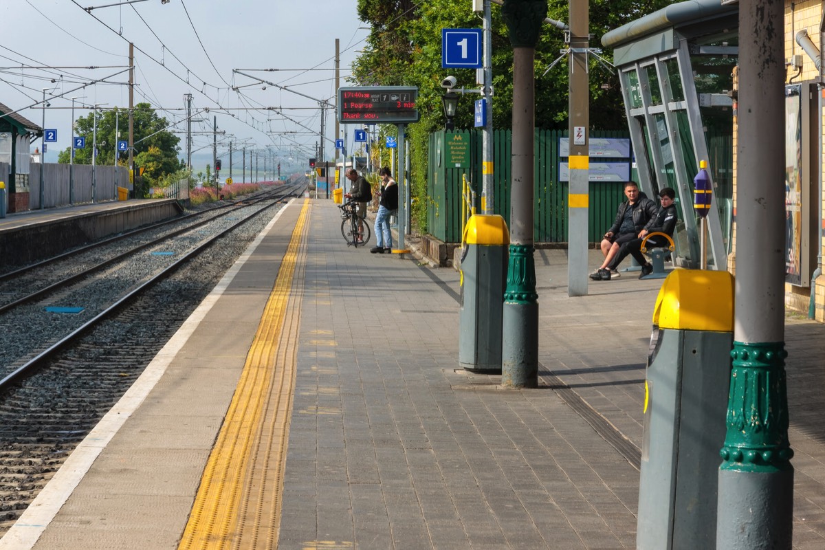 MALAHIDE TRAIN STATION 002