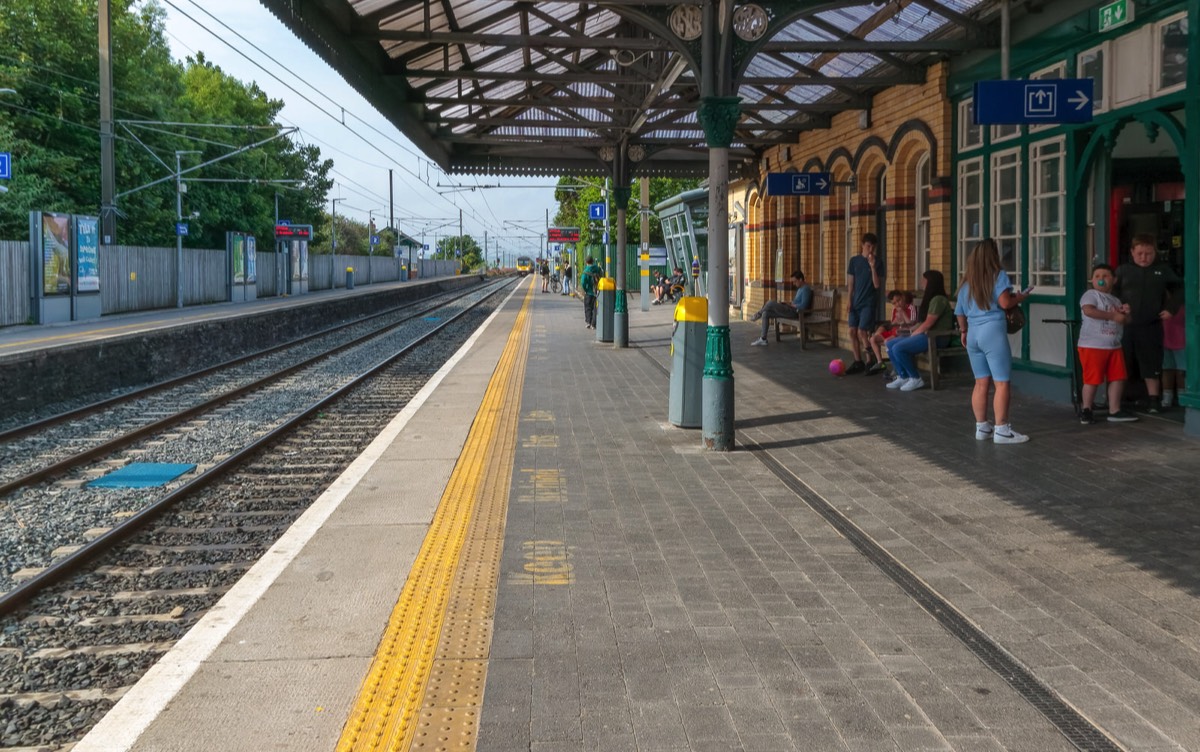 MALAHIDE TRAIN STATION 004