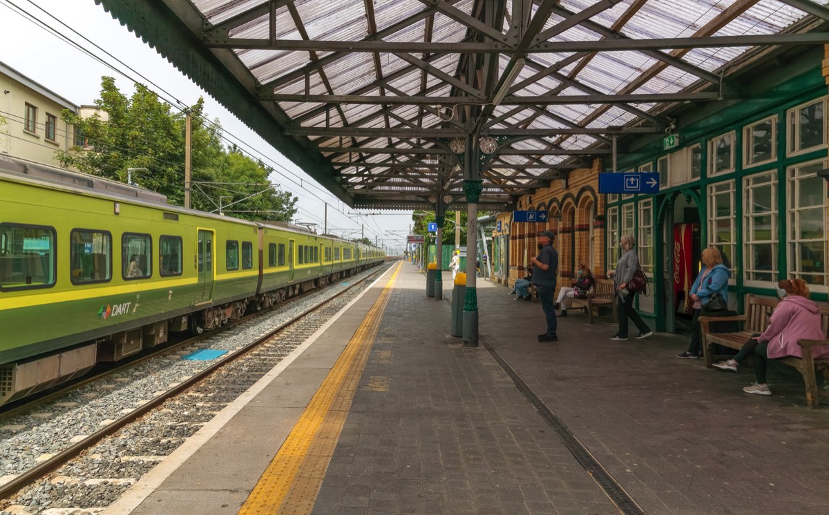 MALAHIDE TRAIN STATION 007