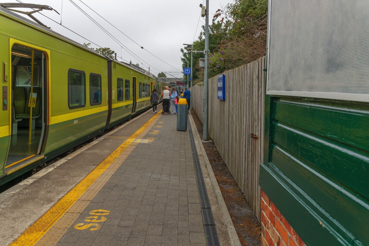 MALAHIDE TRAIN STATION 013