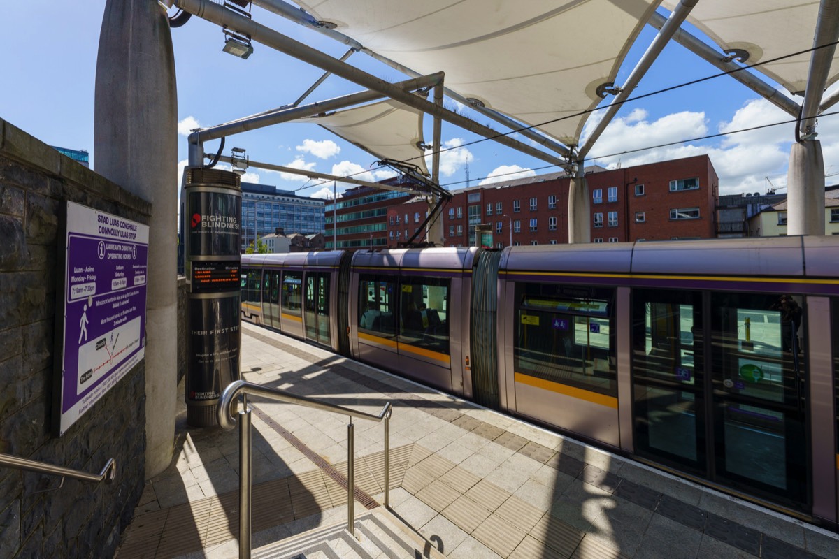 LUAS TRAM STOP AT CONNOLLY RAILWAY STATION 004