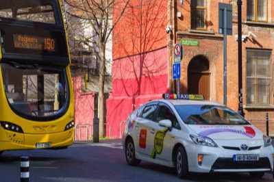  TAXI DRIVER BLOCKING 150 BUS 