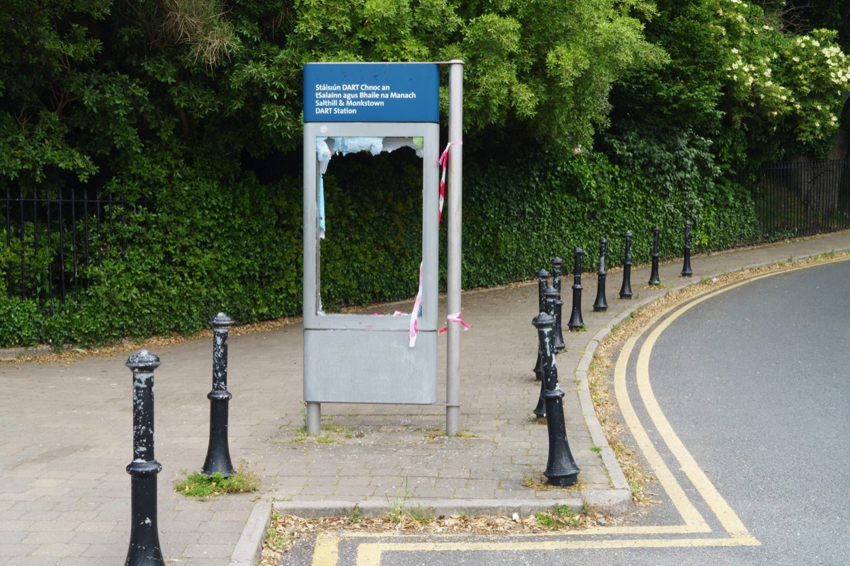 THE SALTHILL AND MONKSTOWN DART STATION - DUN LAOGHAIRE  009