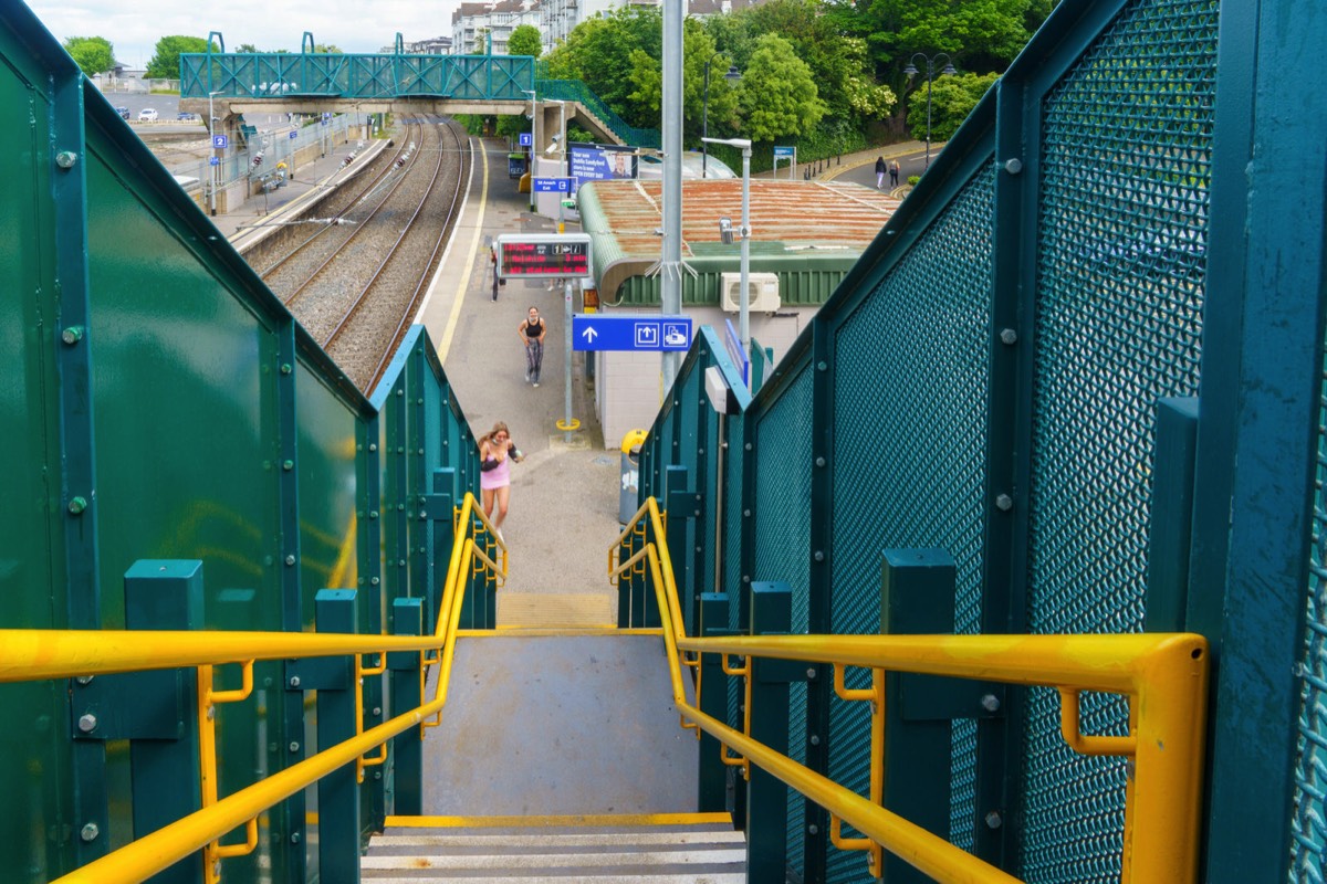 THE SALTHILL AND MONKSTOWN DART STATION - DUN LAOGHAIRE  010