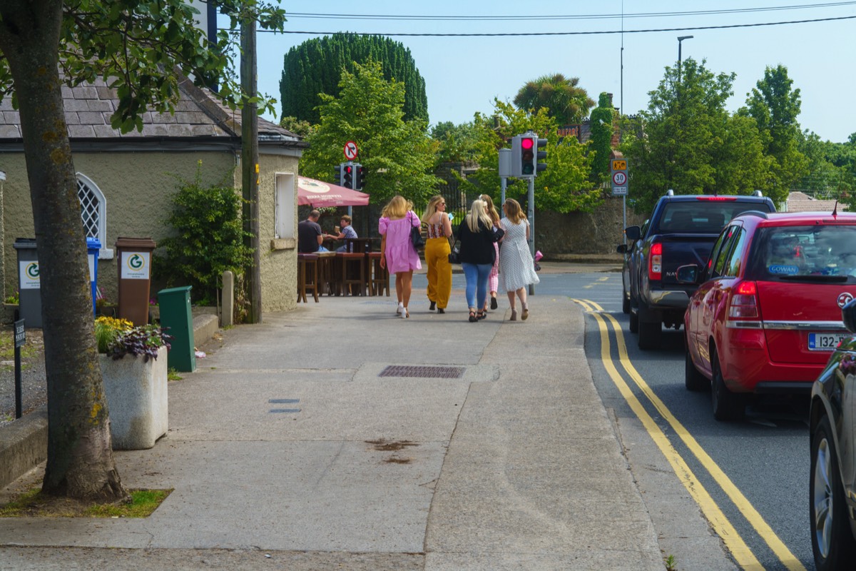 DOH-RAY-MEE COTTAGES - CRESCENT COTTAGES IN RAHENY  001