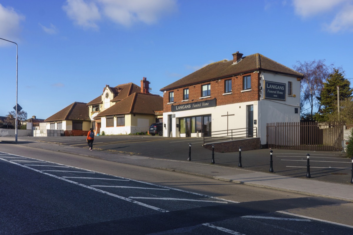 A PUB THAT IS NO LONGER IN BUSINESS - MATTS CABRA HOUSE 001