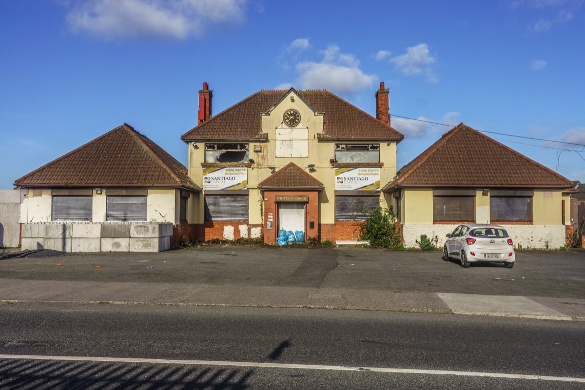 A PUB THAT IS NO LONGER IN BUSINESS - MATTS CABRA HOUSE 002