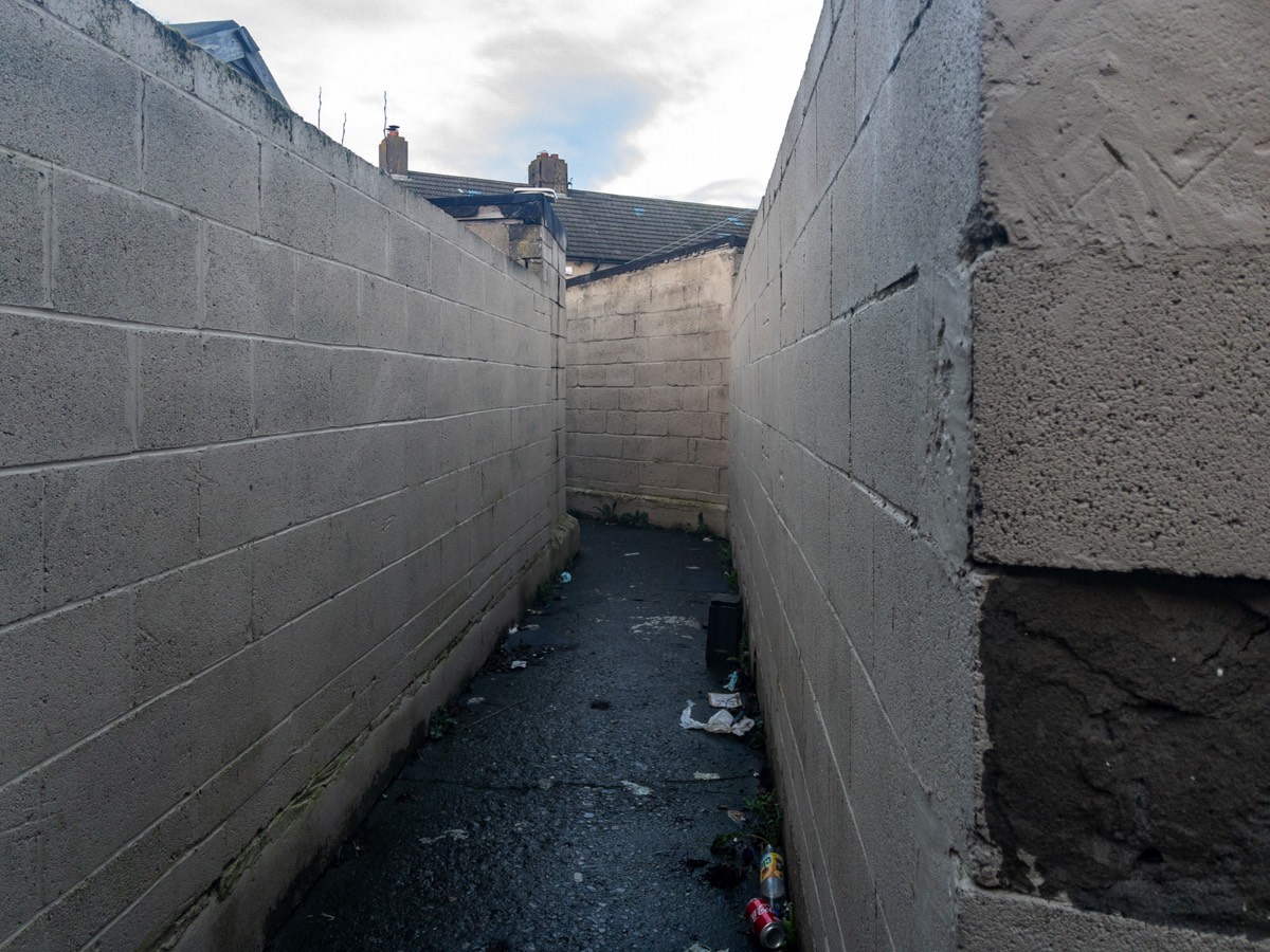 PATHWAY AND LANEWAY IN CABRA CONNECTING ANNEMOE PARK TO ANNEMOE TERRACE 005