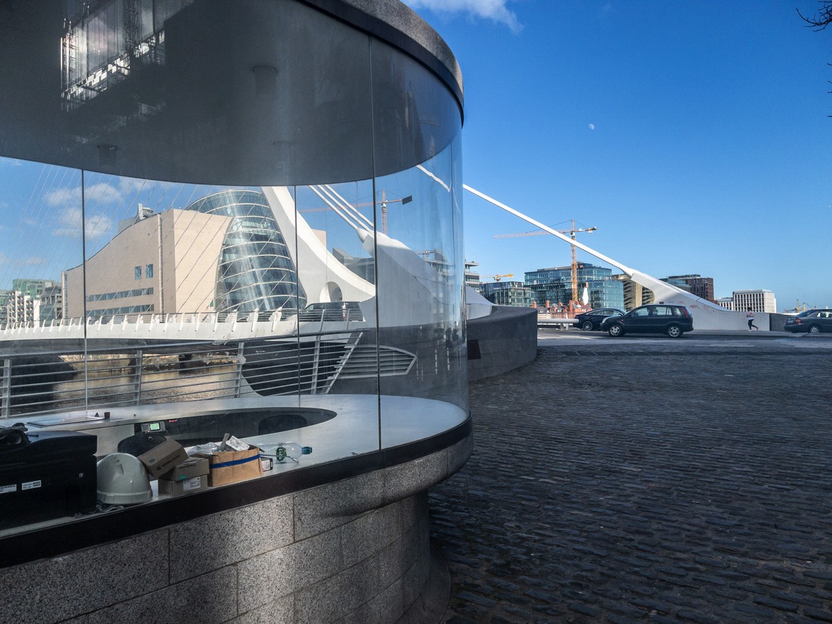 THE SAMUEL BECKETT BRIDGE - FREQUENTLY PHOTOGRAPHED 004