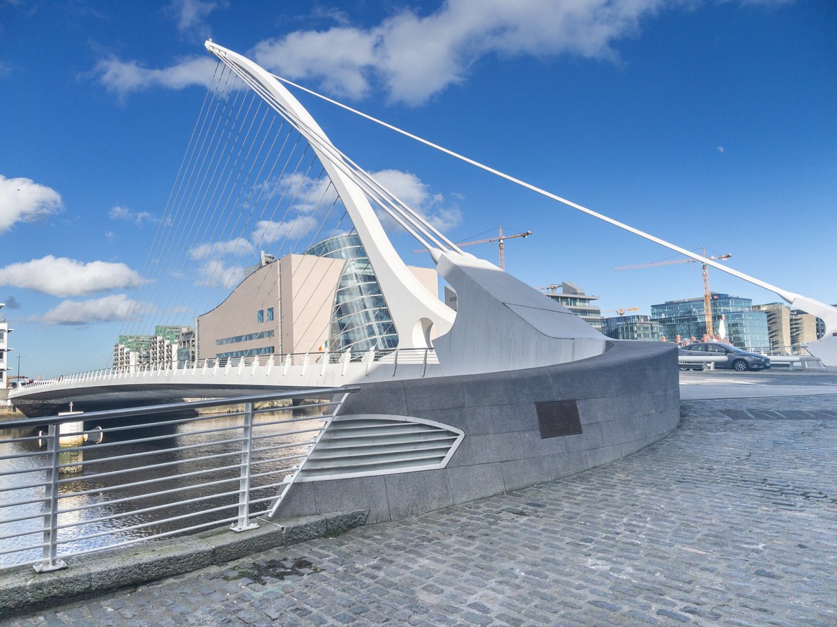 THE SAMUEL BECKETT BRIDGE - FREQUENTLY PHOTOGRAPHED 005
