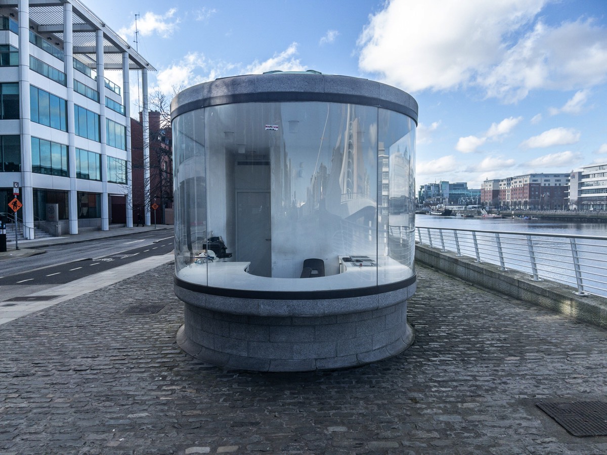 THE SAMUEL BECKETT BRIDGE - FREQUENTLY PHOTOGRAPHED 006