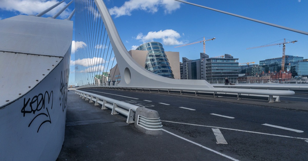THE SAMUEL BECKETT BRIDGE - FREQUENTLY PHOTOGRAPHED 007