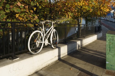  GHOST BIKE 