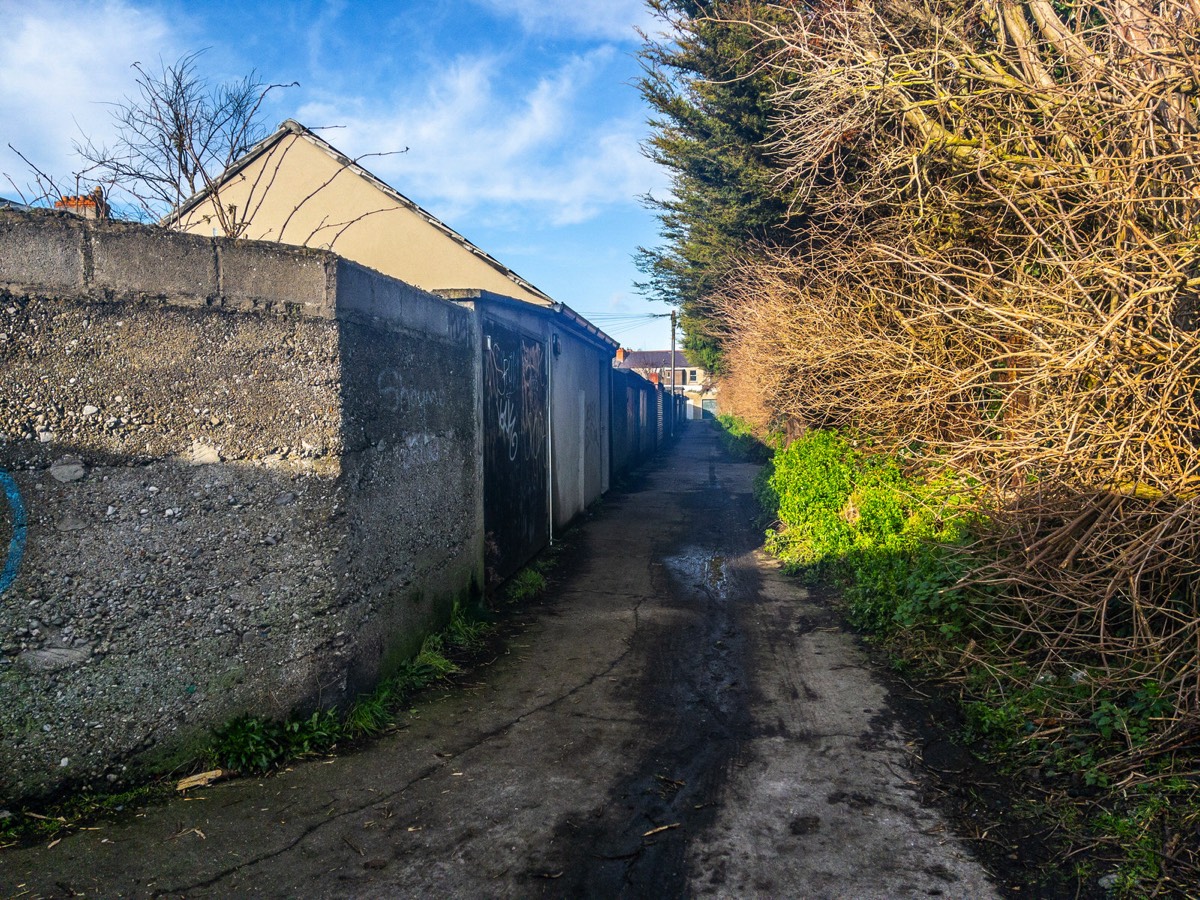LANEWAY IN PHIBSBOROUGH  CONNECTING CONNAUGHT STREET TO SHANDON CRESCENT  006