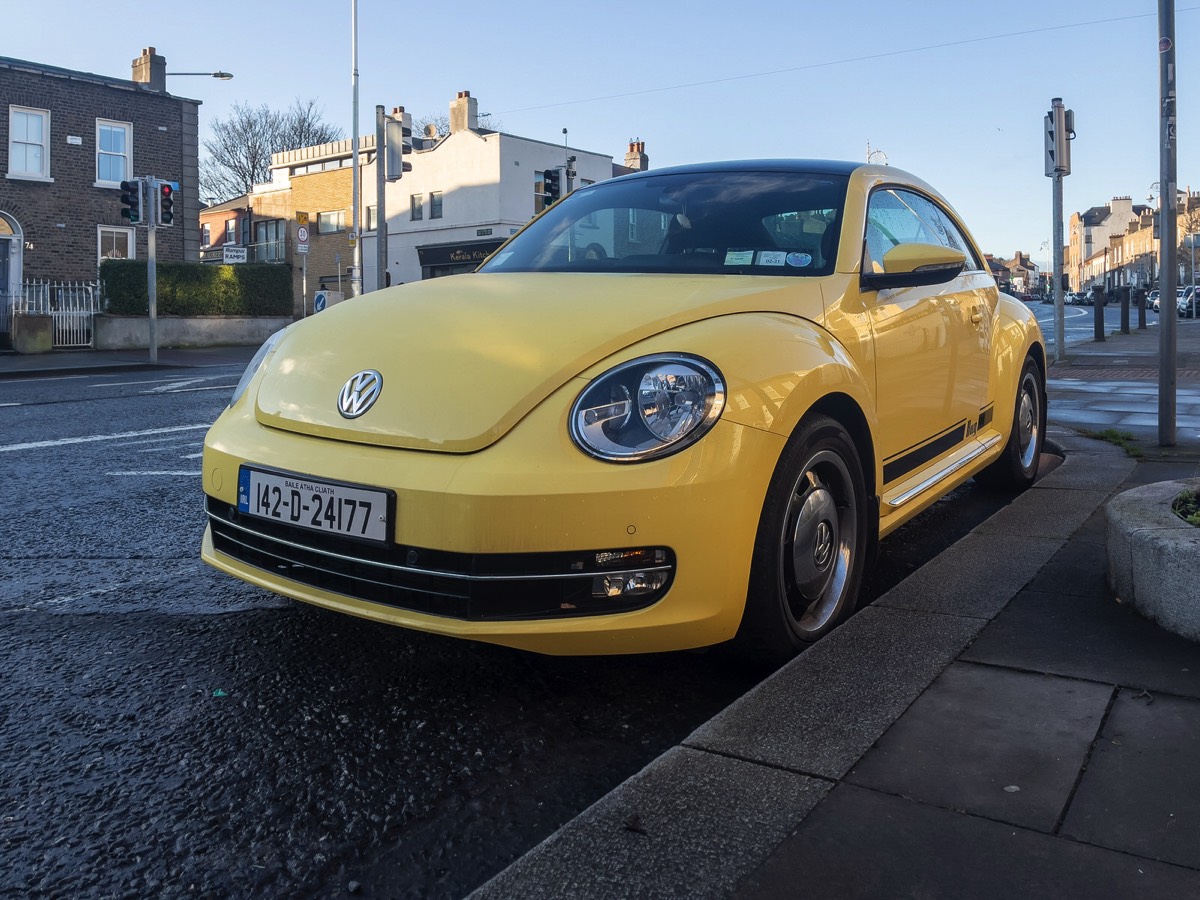 YELLOW BUG - VW BEETLE PARKED ON MANOR STREET IN STONEYBATTER 002