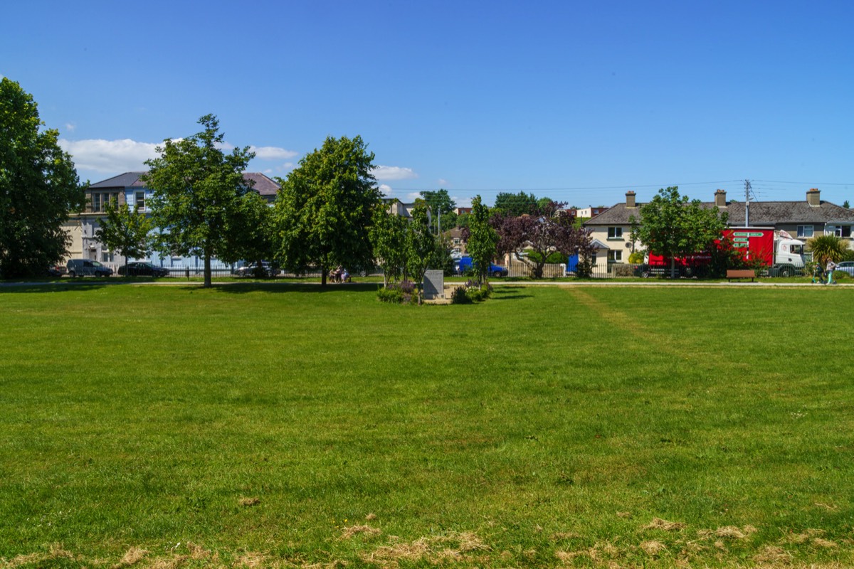 1916 MEMORIAL  AT THE PEOPLE