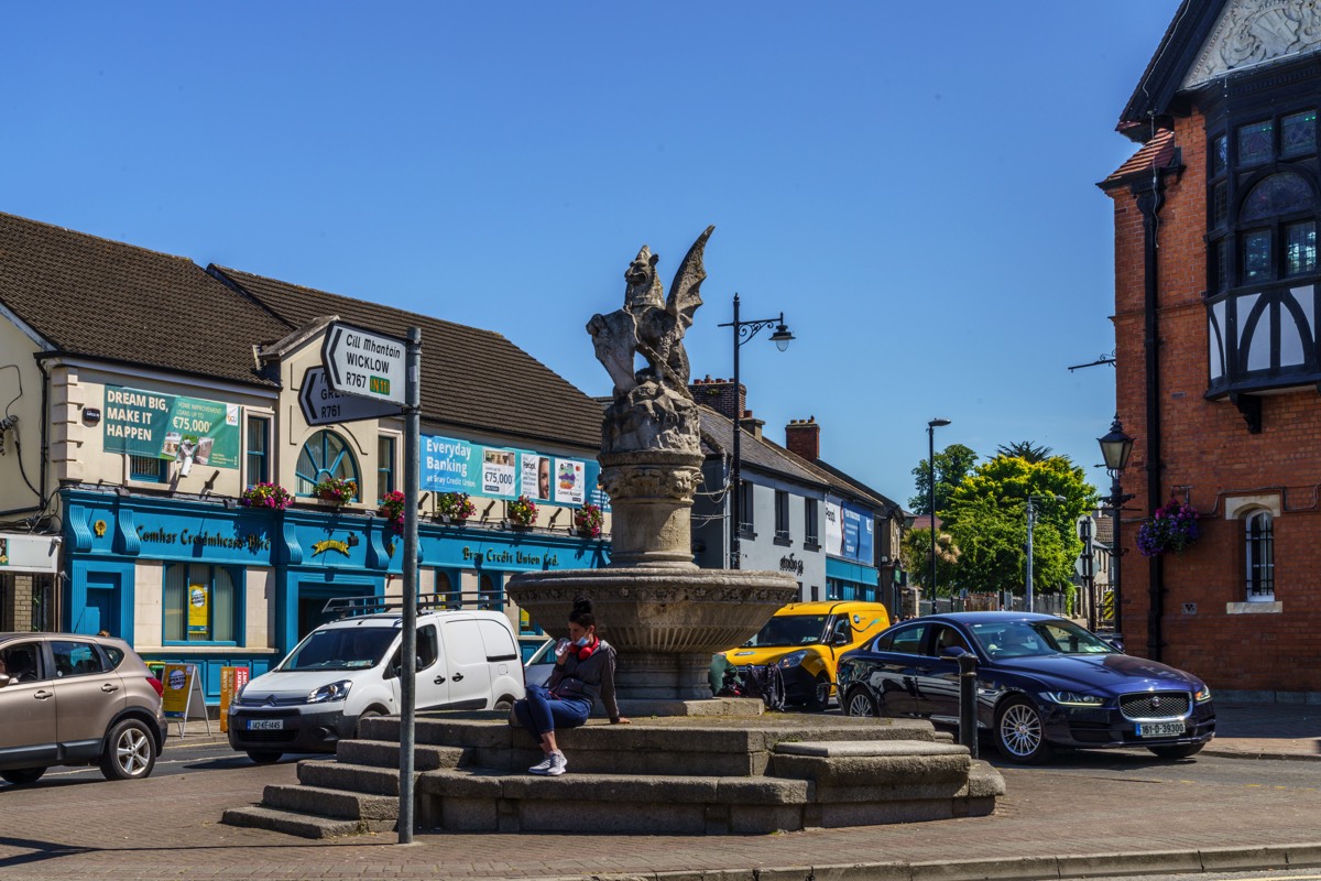 THE WYVERN IN FRONT OF McDONALDS IN BRAY - BRABAZON MONUMENT 008