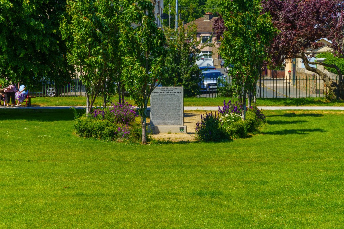 1916 MEMORIAL  AT THE PEOPLE