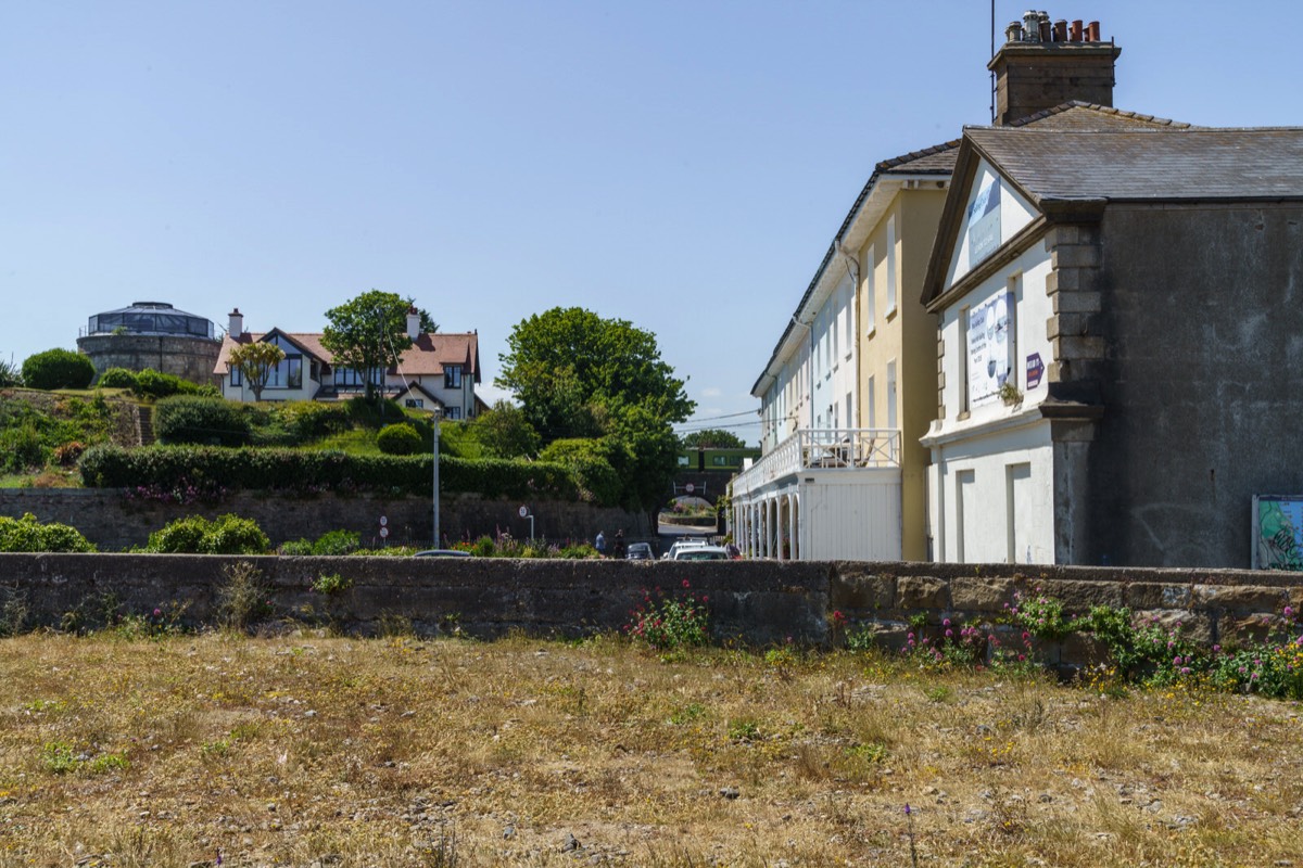 INTERESTING TERRACE OF HOUSES  AT STRAND ROAD - SEAPOINT ROAD  BRAY  006