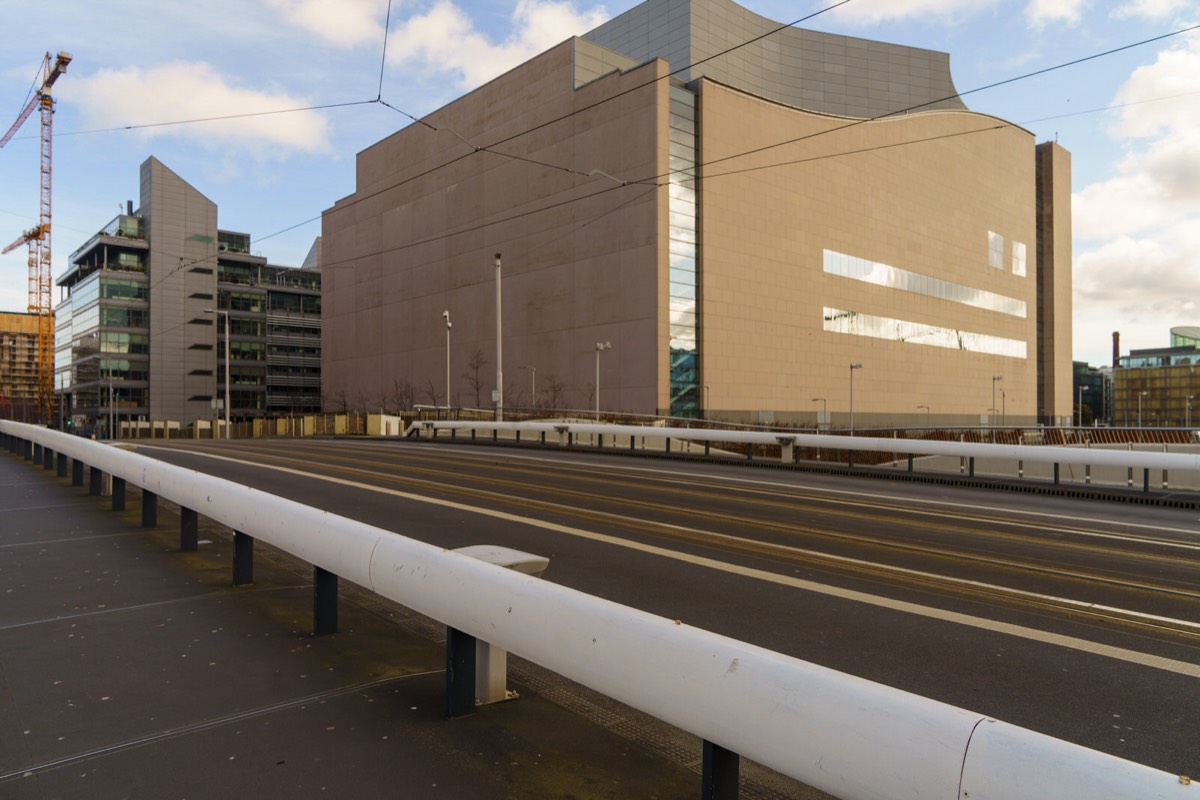 THE LUAS TRAM BRIDGE AT SPENCER DOCK 003