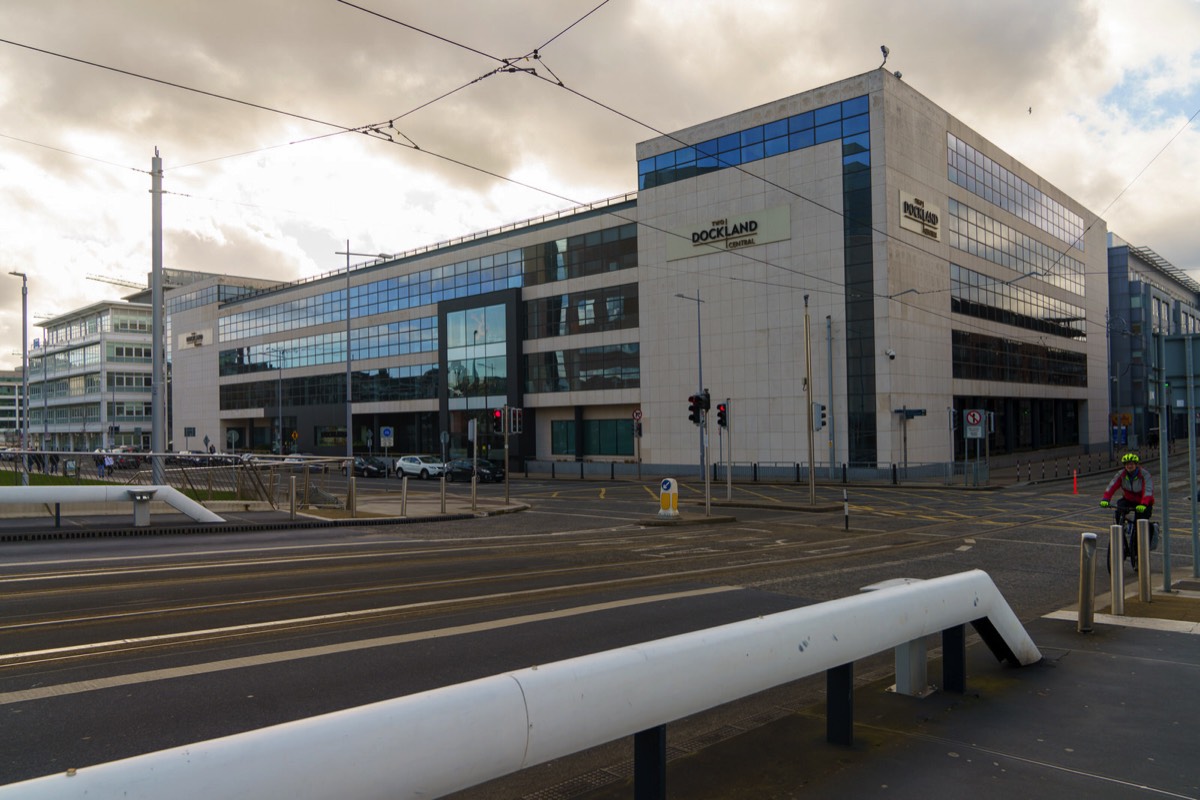 THE LUAS TRAM BRIDGE AT SPENCER DOCK 005