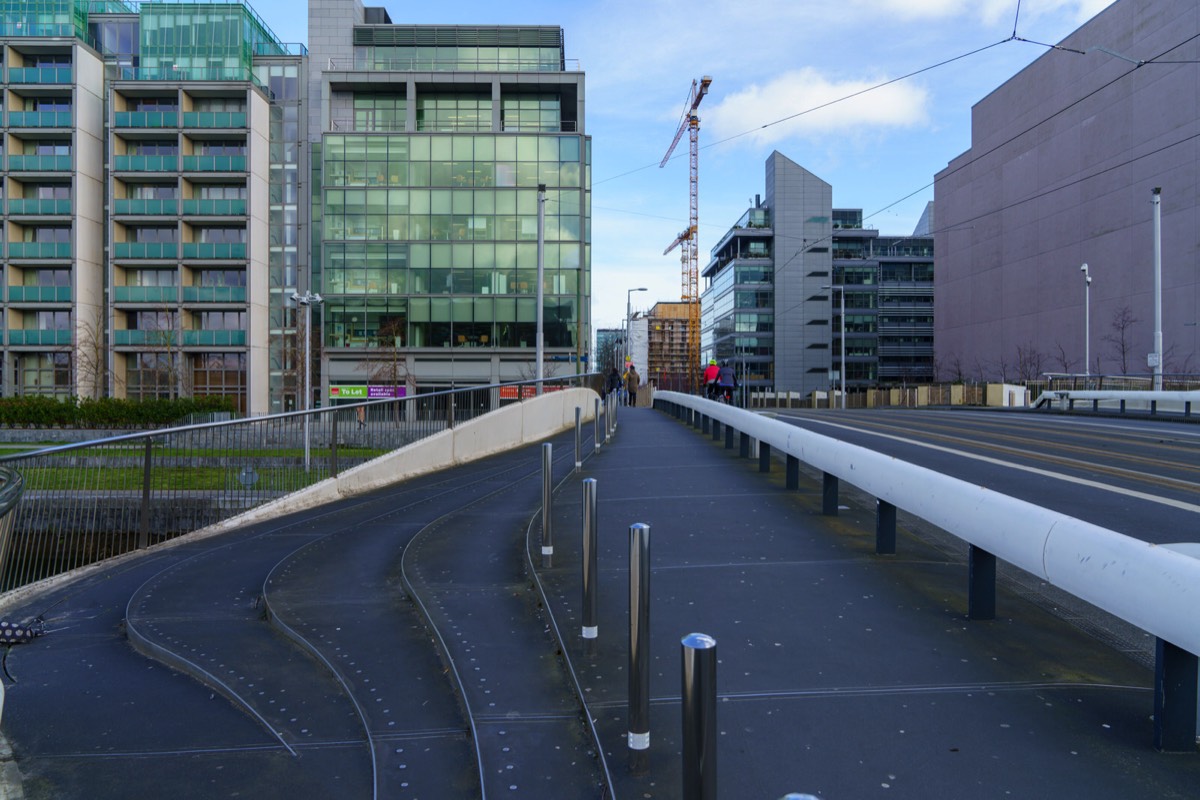 THE LUAS TRAM BRIDGE AT SPENCER DOCK 006