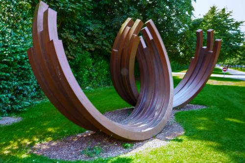 CORTEN STEEL SCULPTURE BY BERNAR VENET 001