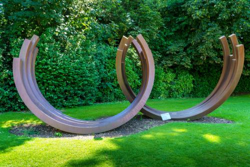 CORTEN STEEL SCULPTURE BY BERNAR VENET 002