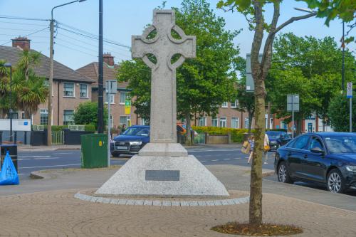 THE HAYES CROSS  001