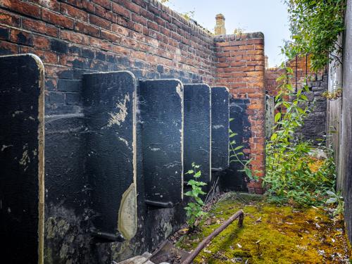 THESE DAYS FINDING A TOILET IS DIFFICULT - VERY OLD URINAL 004