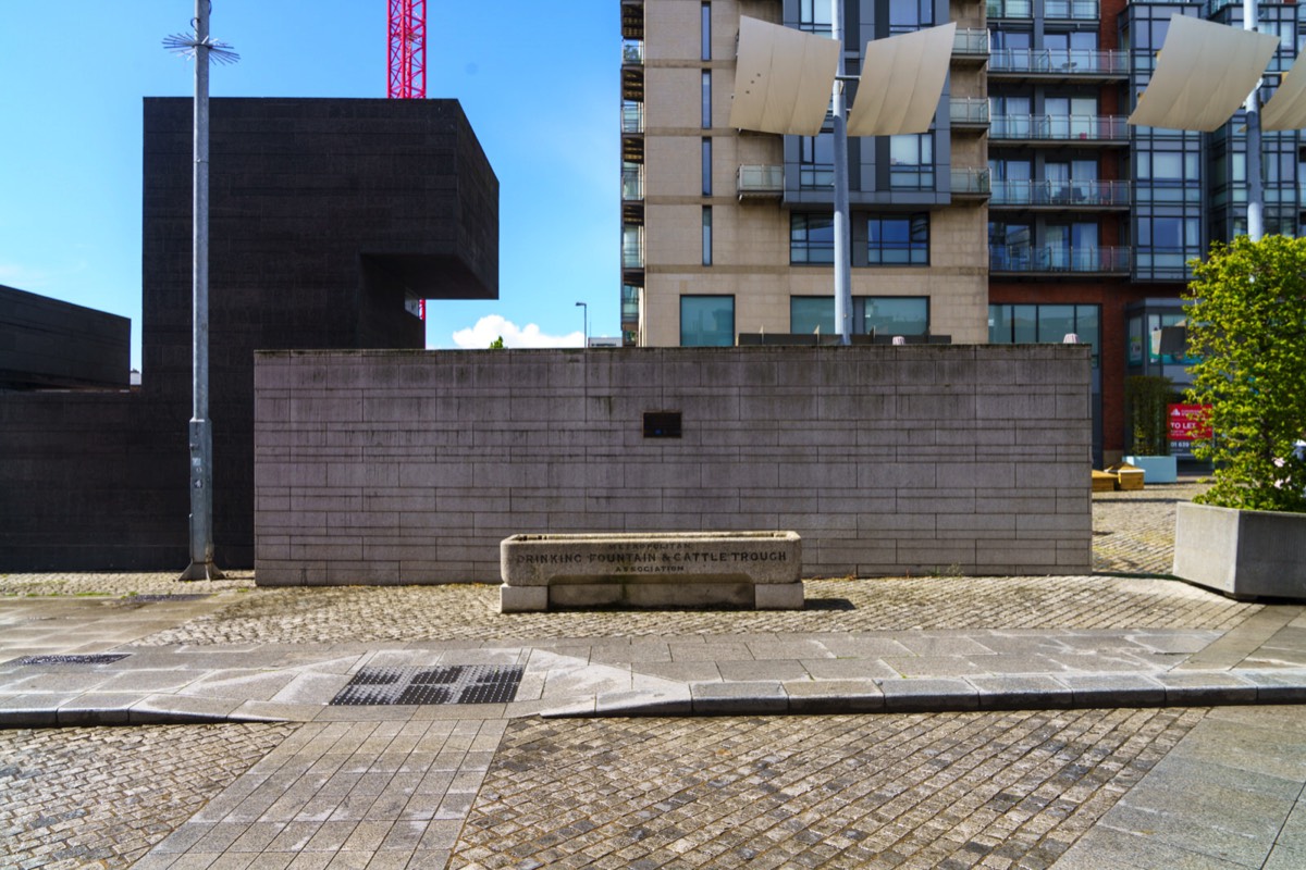 DRINKING FOUNTAIN AND CATTLE TROUGH 003