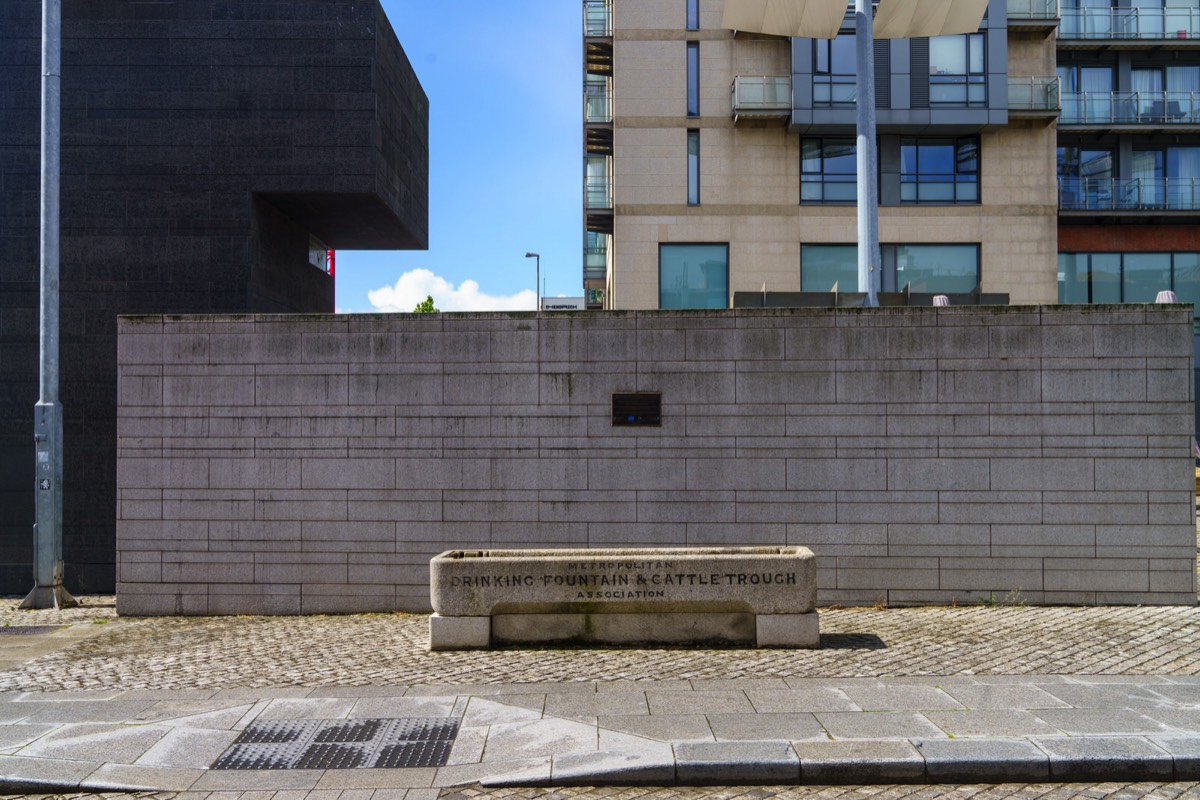 DRINKING FOUNTAIN AND CATTLE TROUGH 006