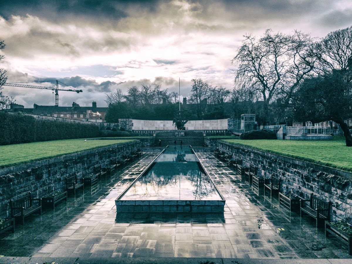 THE GARDEN OF REMEMBRANCE PARNELL SQUARE  002