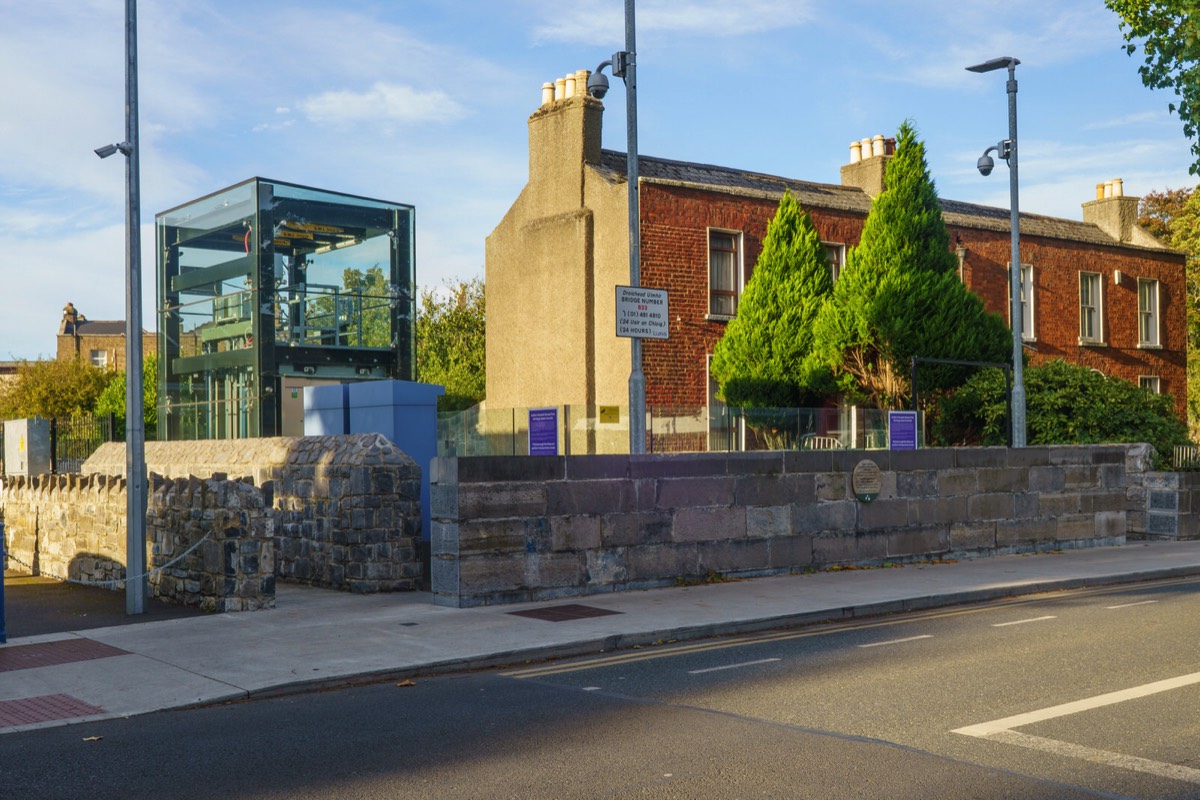 LUAS TRAM STOP - PHIBSBOROUGH 003