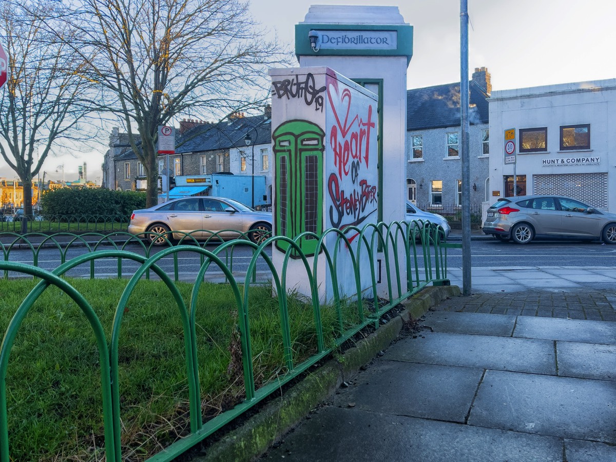 THE HEART OF STONEYBATTER  - PAINT-A-BOX STREET ART PLUS A REPURPOSED PHONE KIOSK 002