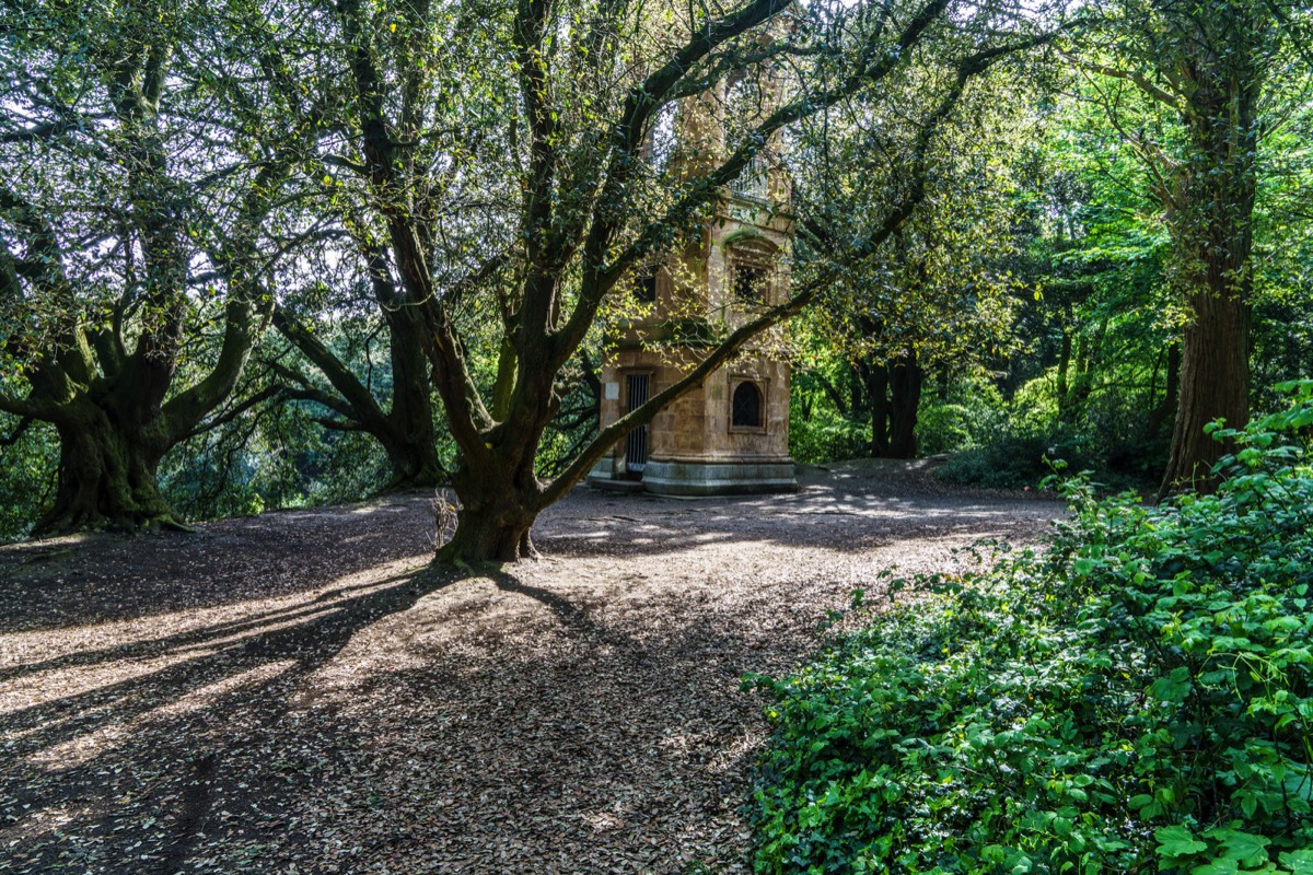 ROMAN TOWER - TOMB OF JULII 004