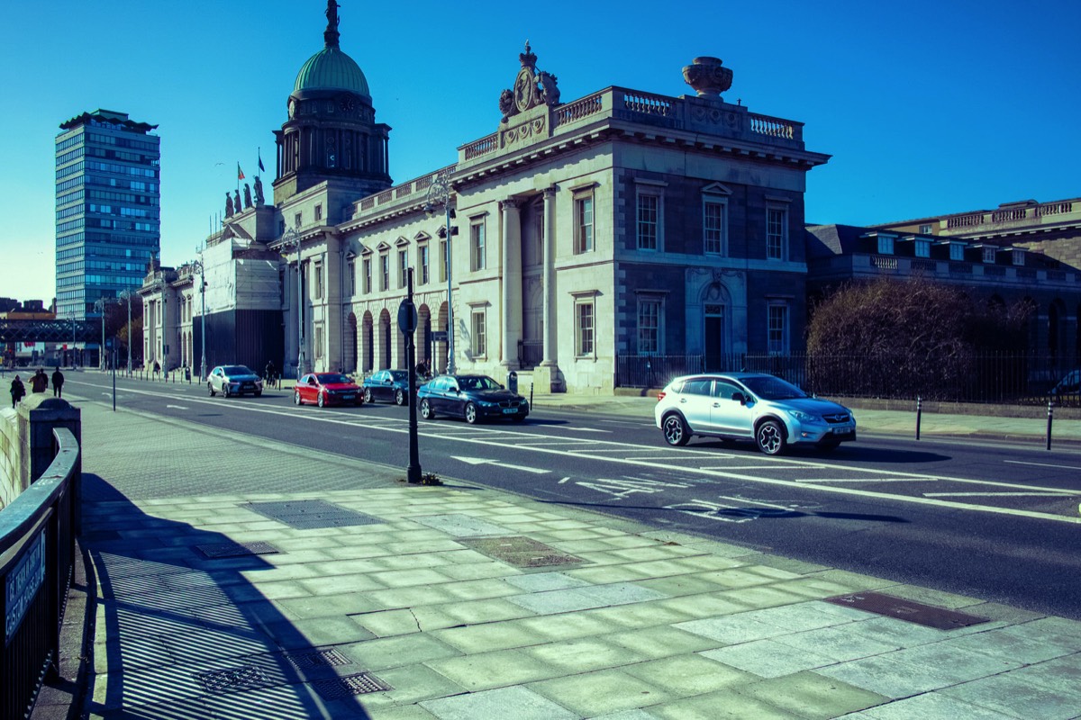 THE CUSTOM HOUSE IN CONTEXT 001