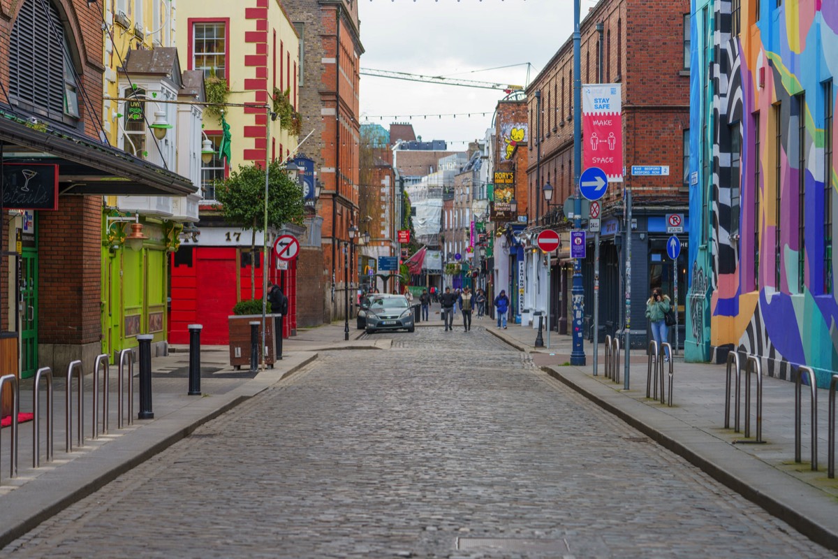 TEMPLE BAR ON EASTER MONDAY 005