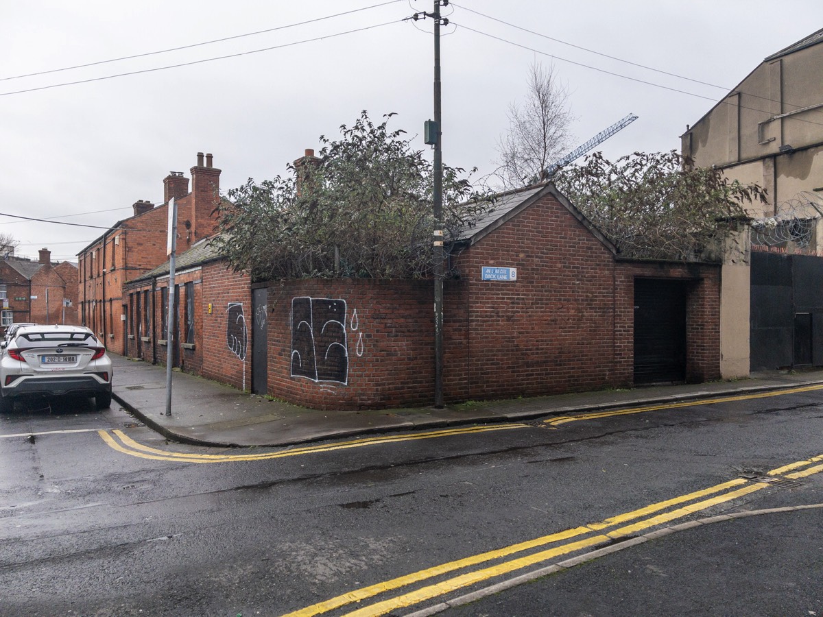 BACK LANE NEAR CHRIST CHURCH CATHEDRAL 004