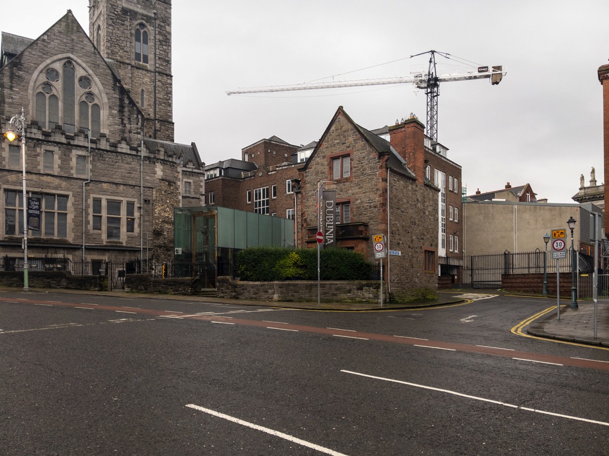 VIEWS OF CHRIST CHURCH CATHEDRAL IN DUBLIN  WOMEN