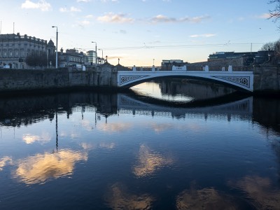  SEAN HEUSTON BRIDGE - PEDESTRIANS AND TRAMS ONLY 