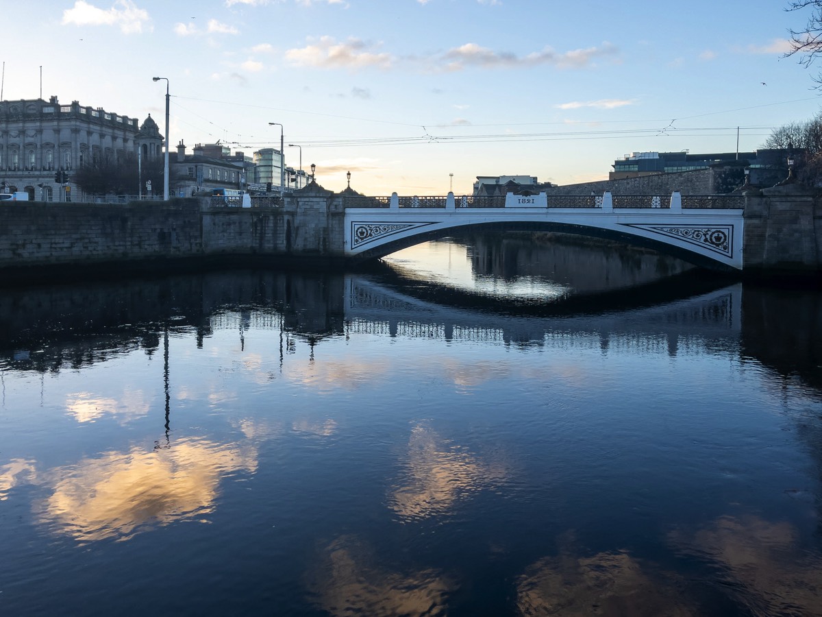 SEAN HEUSTON BRIDGE - PEDESTRIANS AND TRAMS ONLY 001