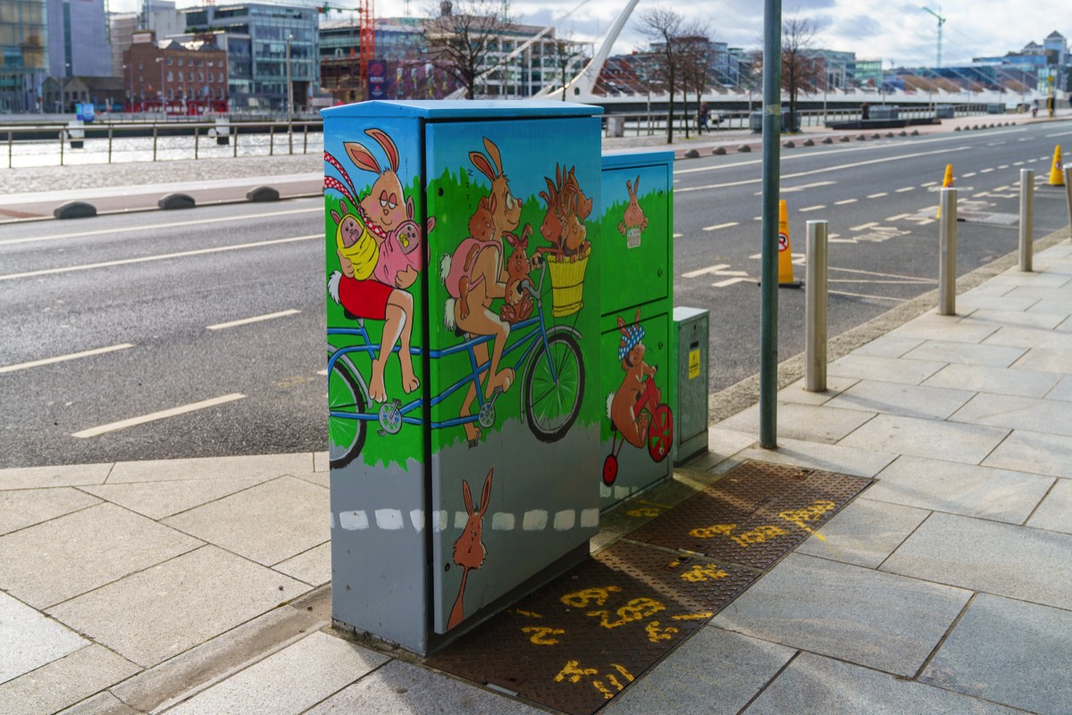 EXAMPLES OF PAINT-A-BOX STREET ART 010
