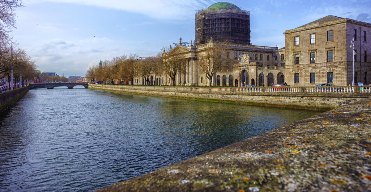 THE FOUR COURTS ON INNS QUAY 001