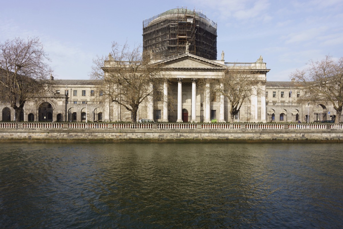 THE FOUR COURTS ON INNS QUAY 002
