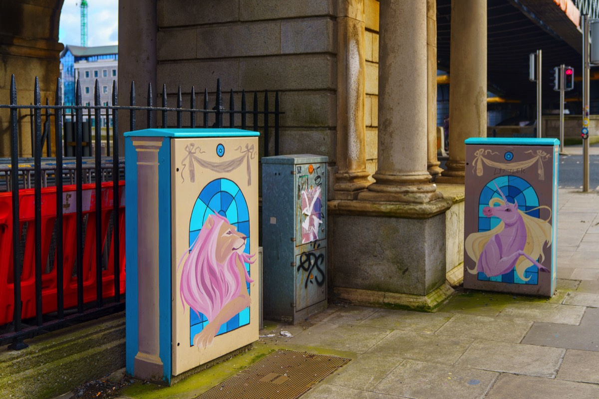 EXAMPLES OF PAINT-A-BOX STREET ART 014