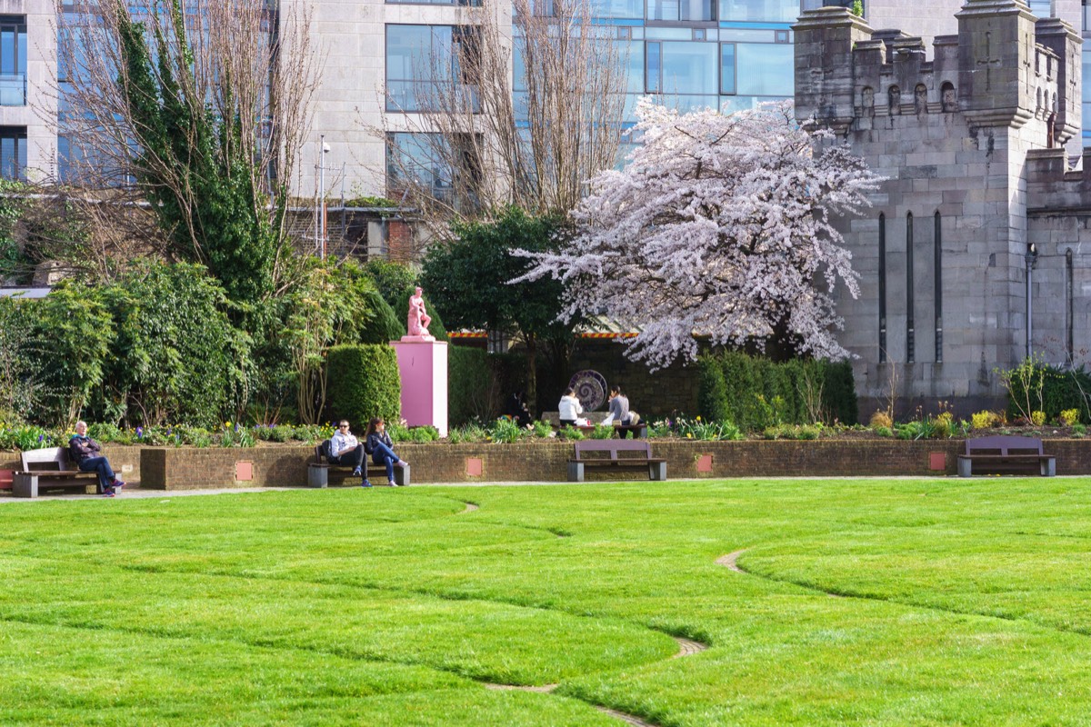 DUBLIN CASTLE AND GROUNDS - I USED A TEN YEAR OLD SONY NEX-7 003