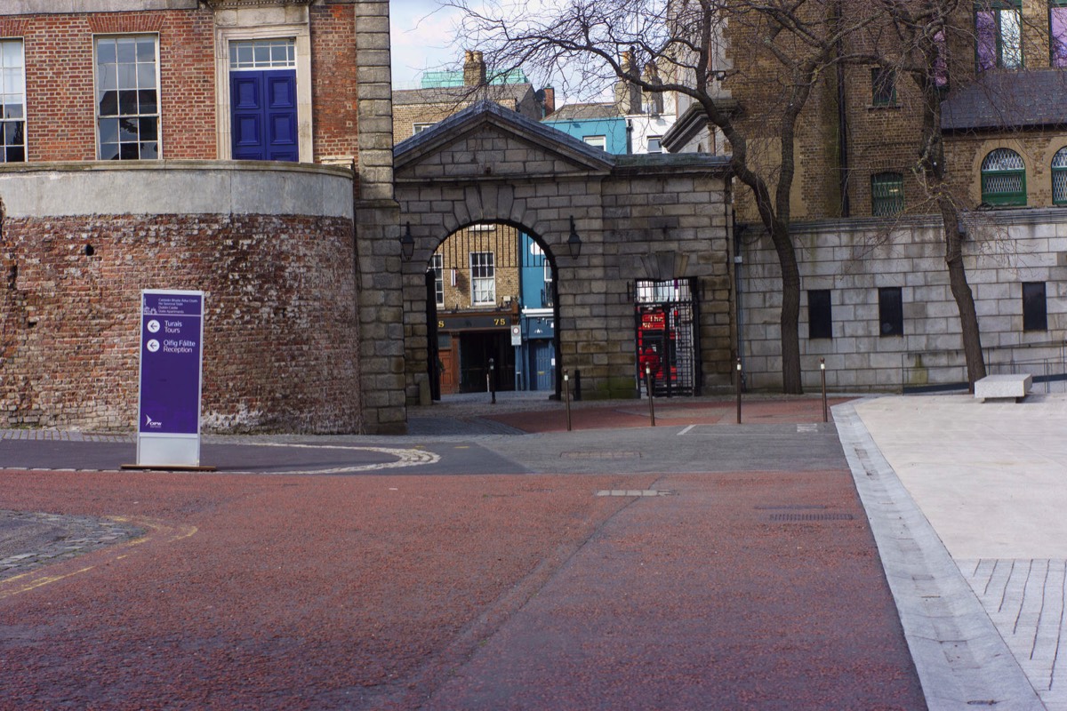 DUBLIN CASTLE AND GROUNDS - I USED A TEN YEAR OLD SONY NEX-7 005
